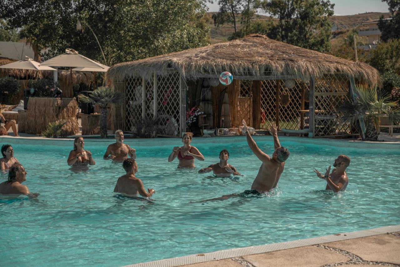 Riva Del Sol Beach Resort Санта Катерина дело Йонио Екстериор снимка